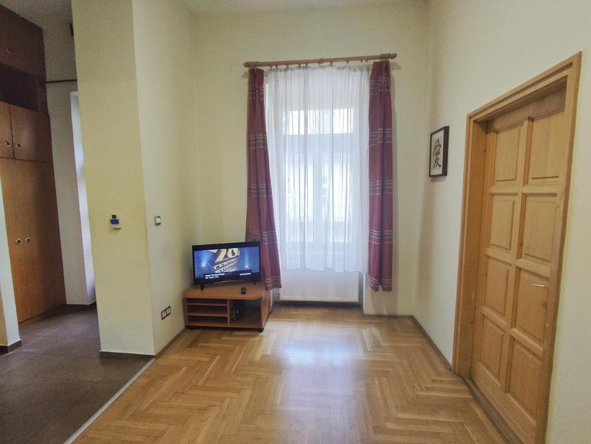 All In 10 Apartment, Bp Downtown Ac Budapest Bagian luar foto